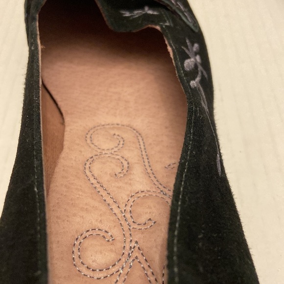 Clarks Artisan Collection Genuine Black Embroidery Suede Wedge Heels Shoes - Picture 7 of 10